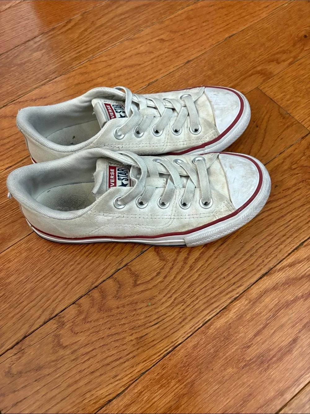 Converse Kids Low-Top Sneakers in White with Red Trim